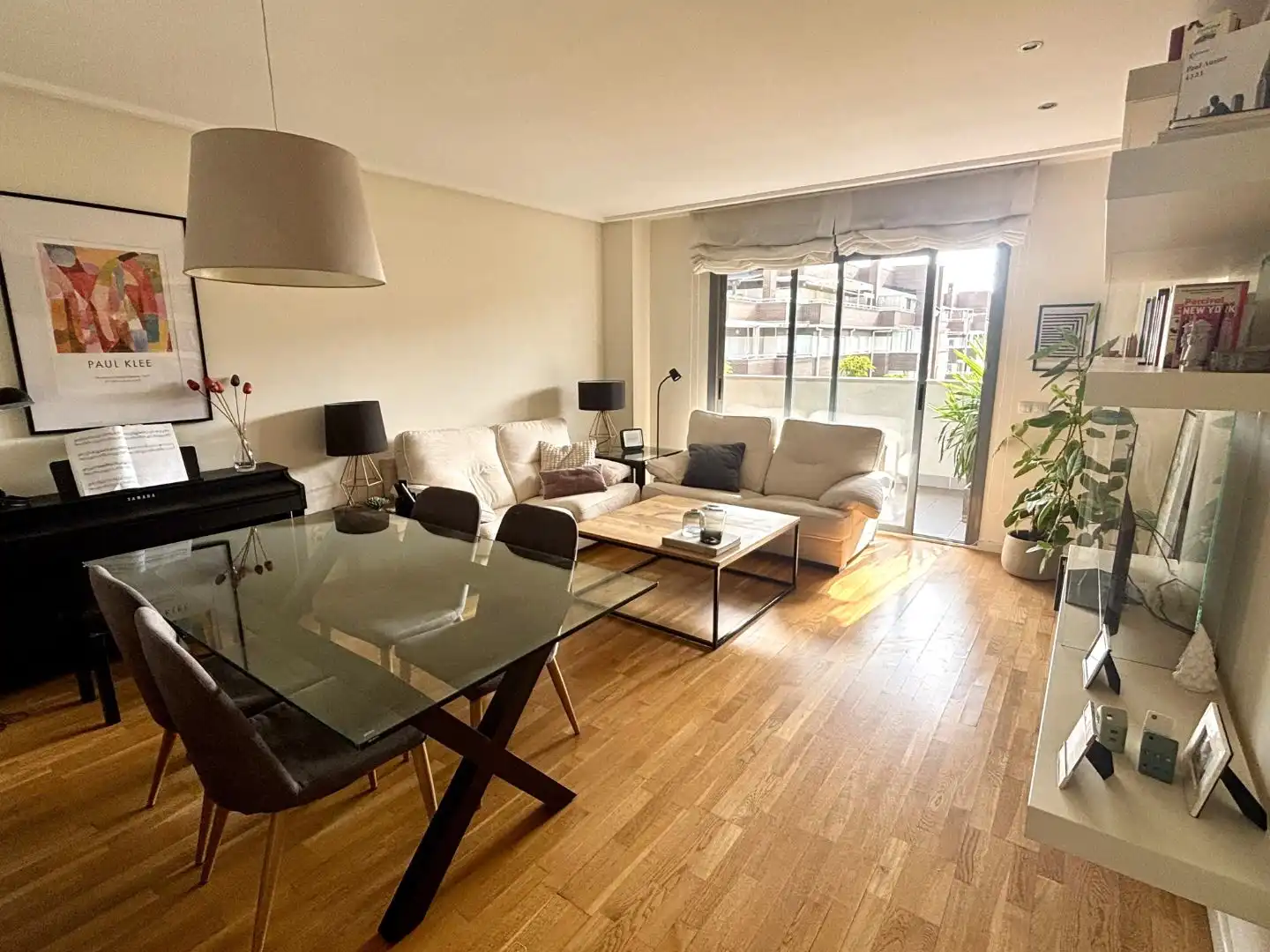 Sala d'estar de Pis en venda en Las Rozas de Madrid amb Aire condicionat, Terrassa i Balcó