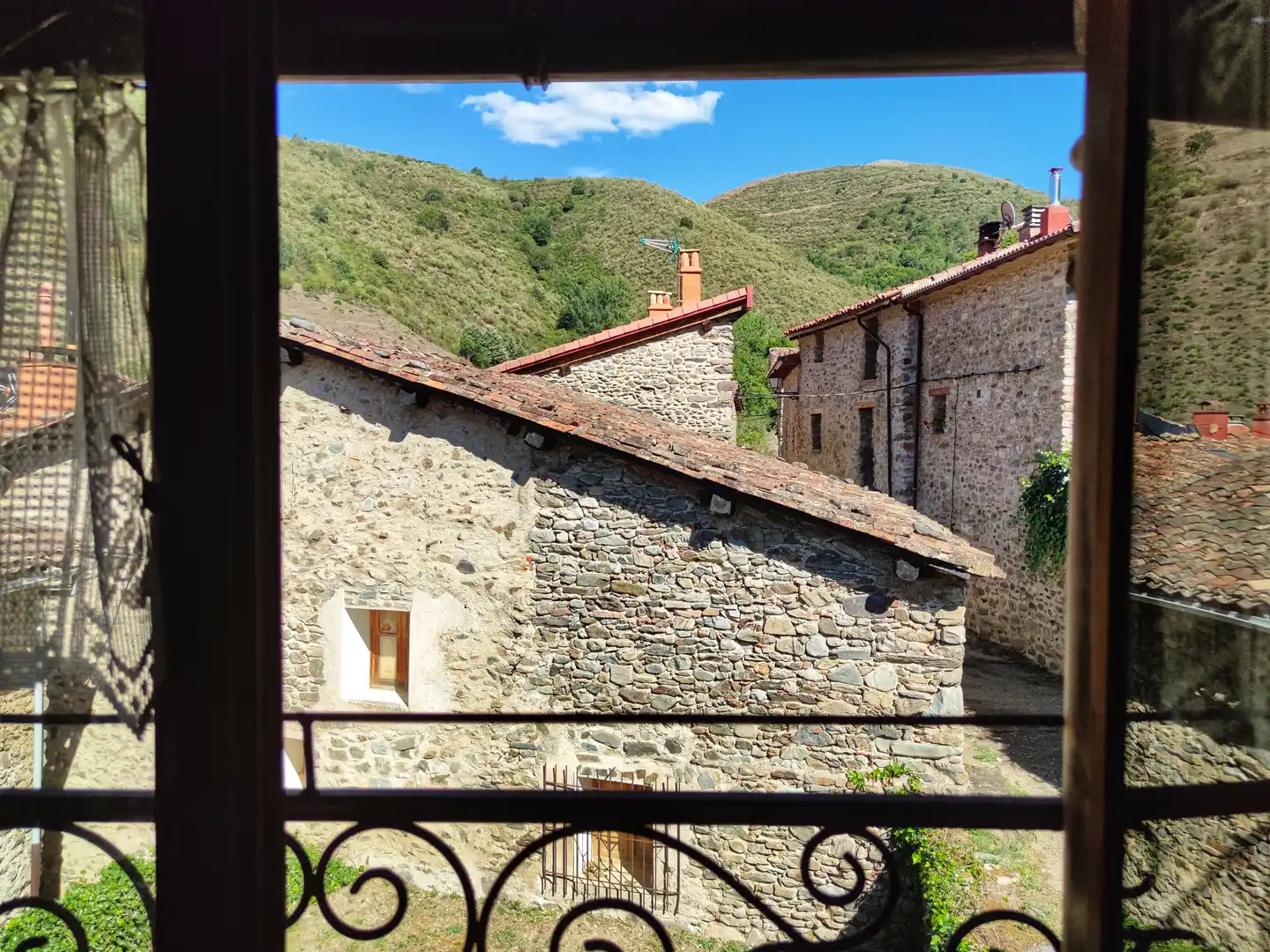 Vista exterior de Casa o xalet en venda en Ezcaray amb Calefacció, Jardí privat i Moblat