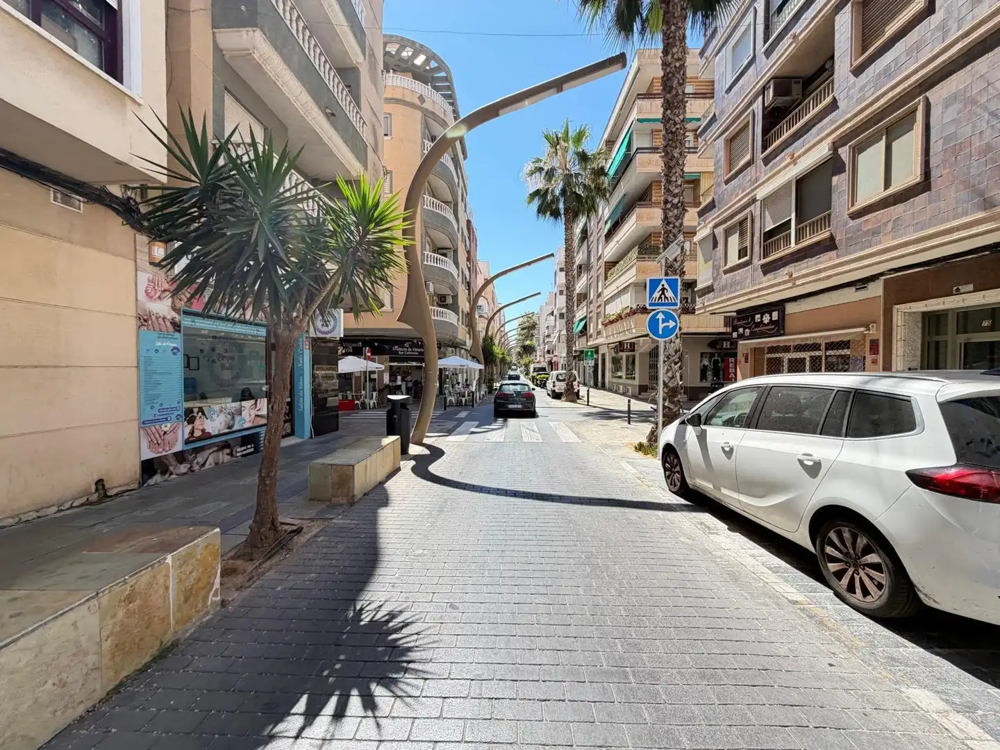 Exterior view of Commercial properties for rent in Torrevieja  with Air Conditioner and Furnished