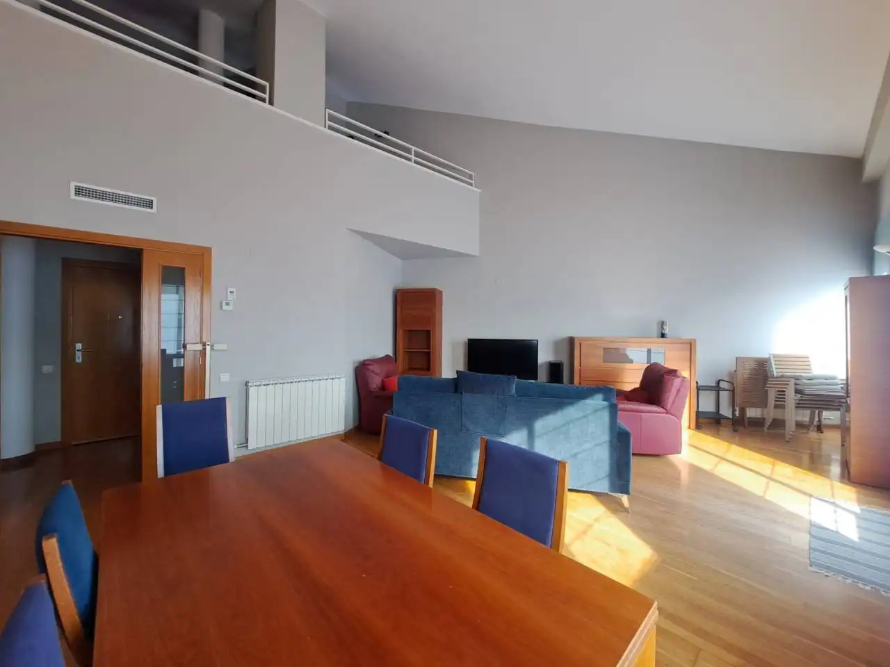 Sala d'estar de Dúplex de lloguer en Sant Quirze del Vallès amb Aire condicionat, Calefacció i Parquet
