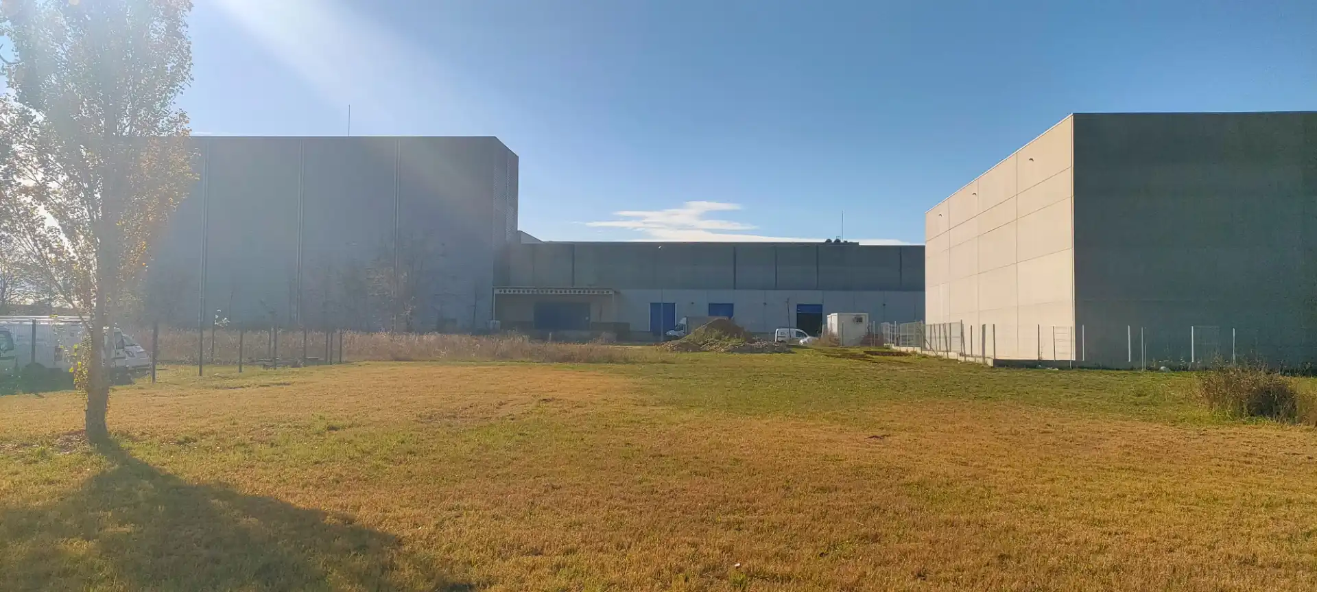 Außenansicht von Fabrik Grundstücke zum Verkauf in Salt