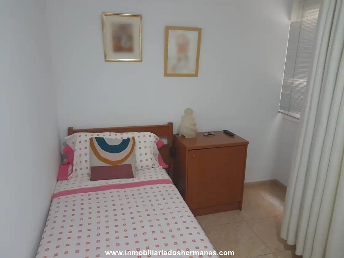 Dormitori de Pis en venda en L'Hospitalet de Llobregat amb Moblat i Balcó