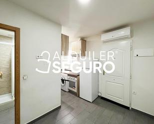 Bedroom of Flat to rent in  Madrid Capital  with Air Conditioner