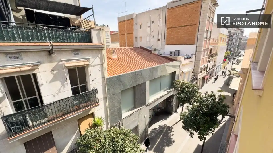 Exterior view of Flat for rent in L'Hospitalet de Llobregat  with Air Conditioner, Heating and Furnished