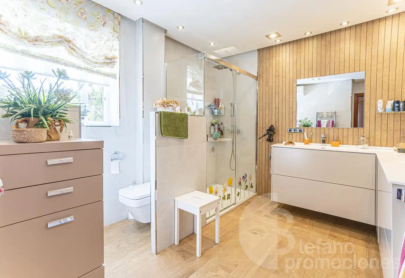 Bany de Casa o xalet en venda en Málaga amb Aire condicionat, Jardí privat i Terrassa