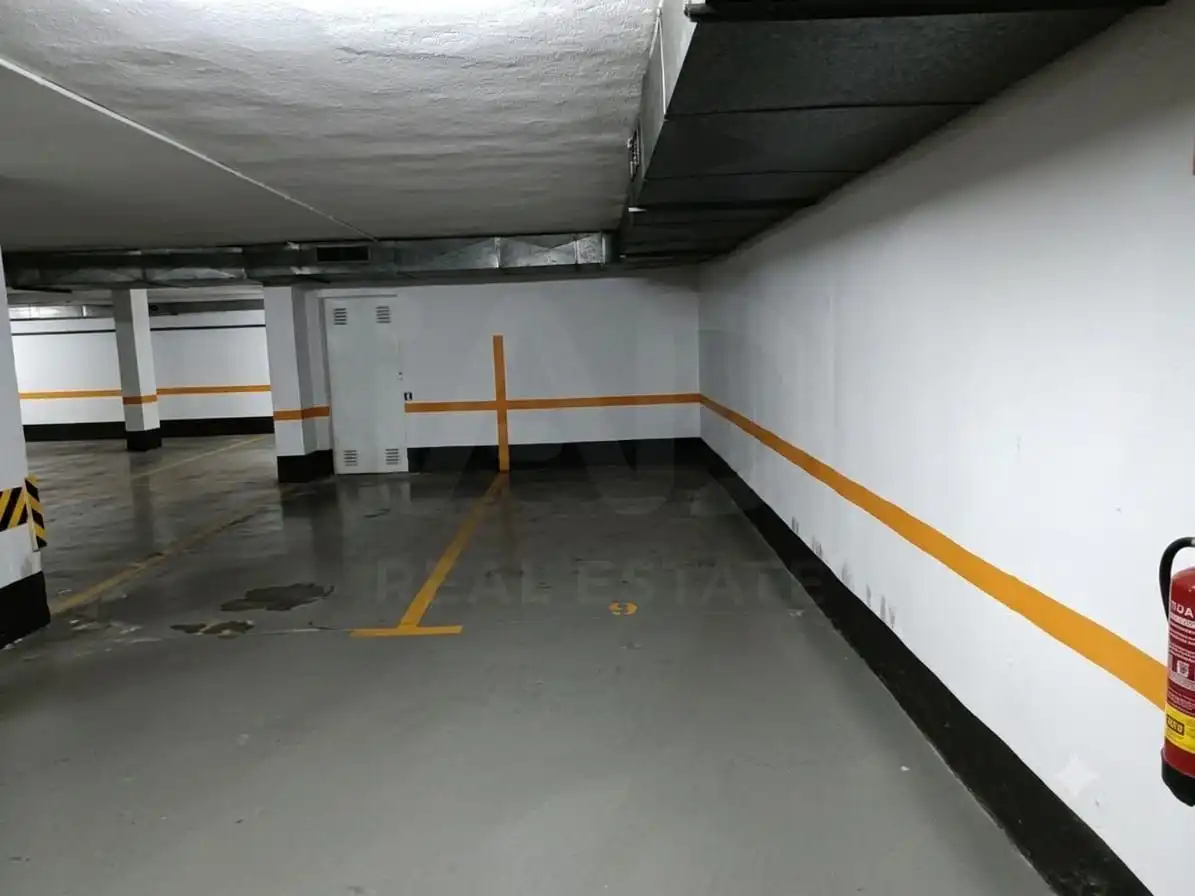 Einzelparkplatz zum Verkauf in Avenida de San Luis, imagen 2