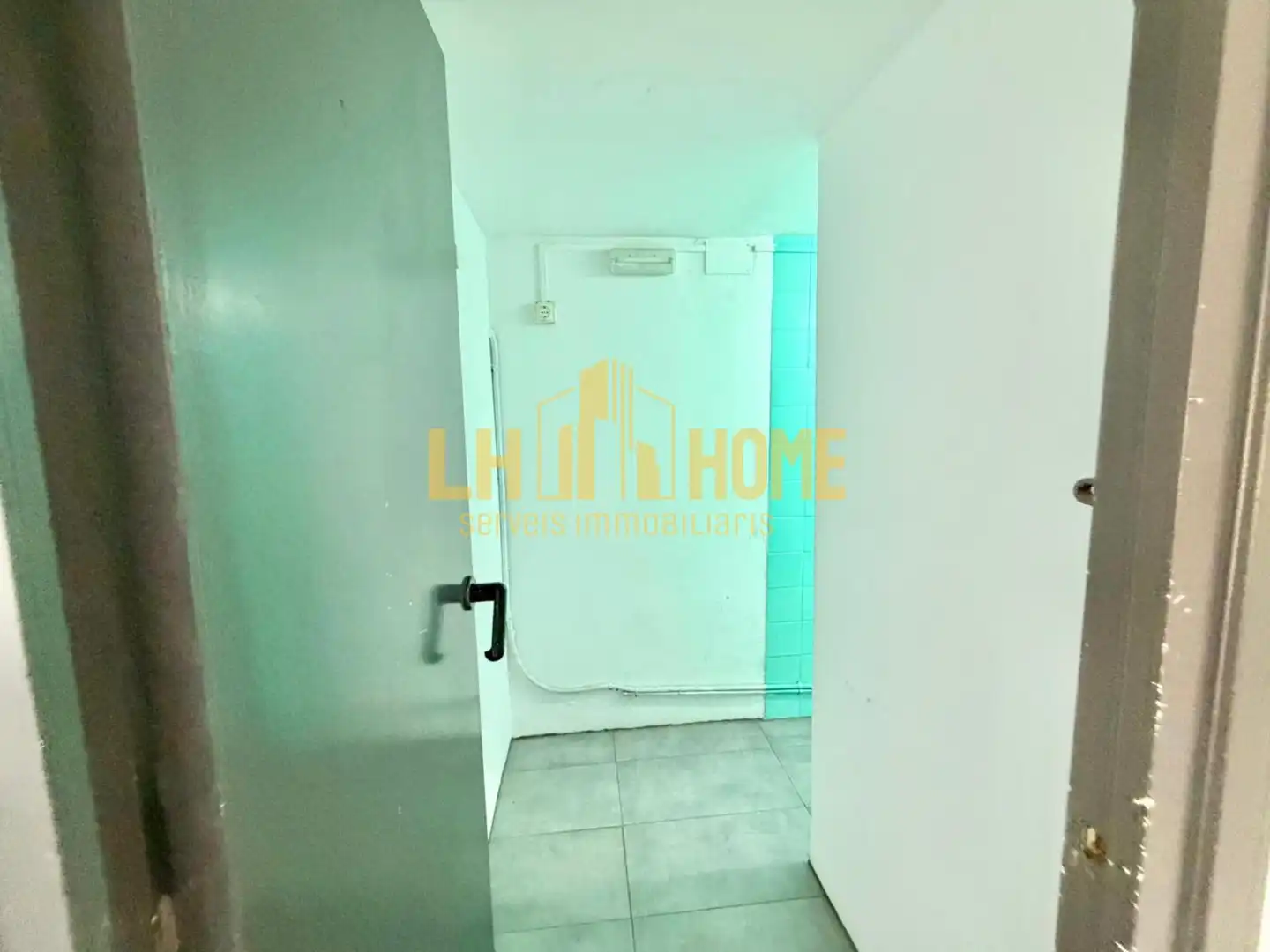 Commercial properties for sale in L'Hospitalet de Llobregat  with Air Conditioner