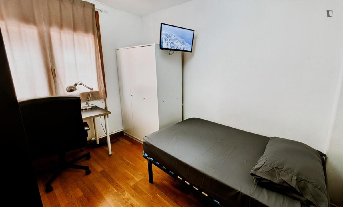 Bedroom of Apartment to share in  Zaragoza Capital  with Heating, Furnished and Oven