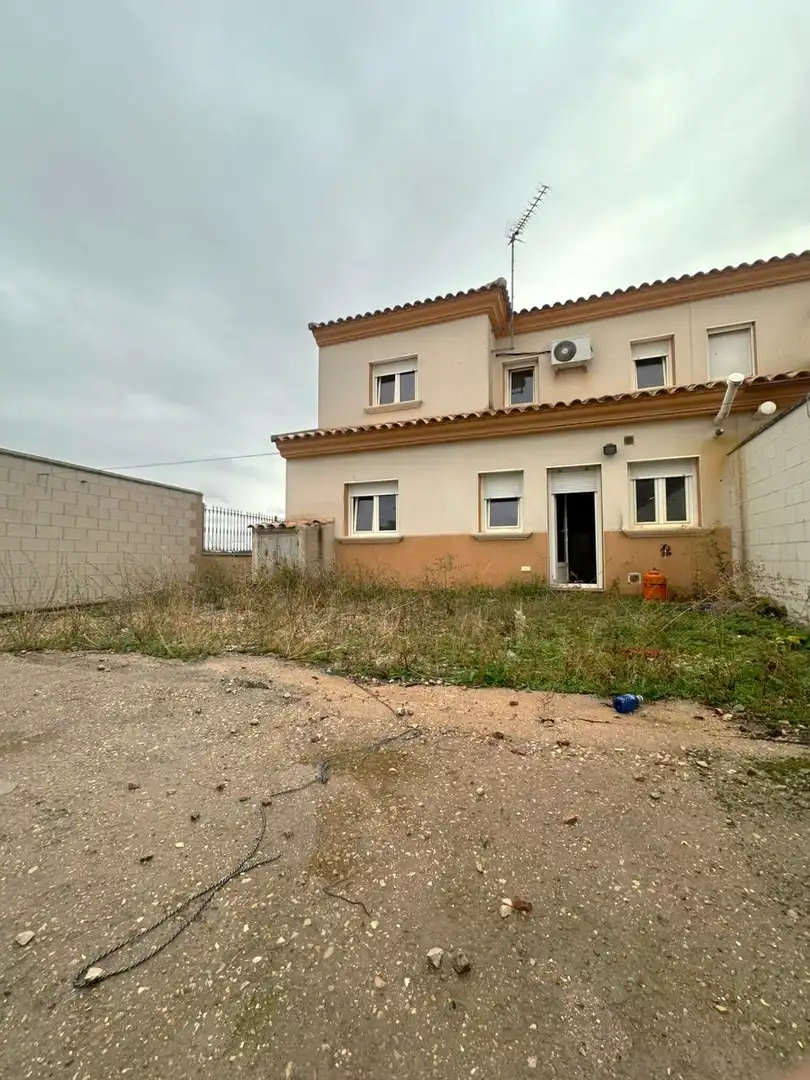 Adossat amb terrassa en venda a Quintanar de la Orden, imagen 20