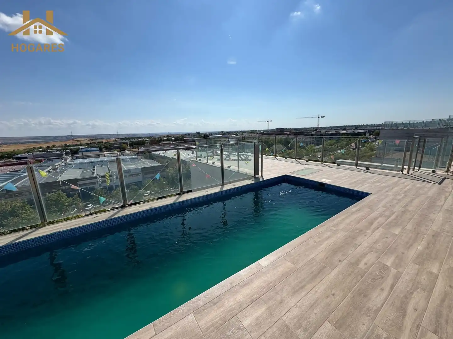 Piscina de Dúplex en venda en San Sebastián de los Reyes amb Aire condicionat, Calefacció i Piscina comunitària