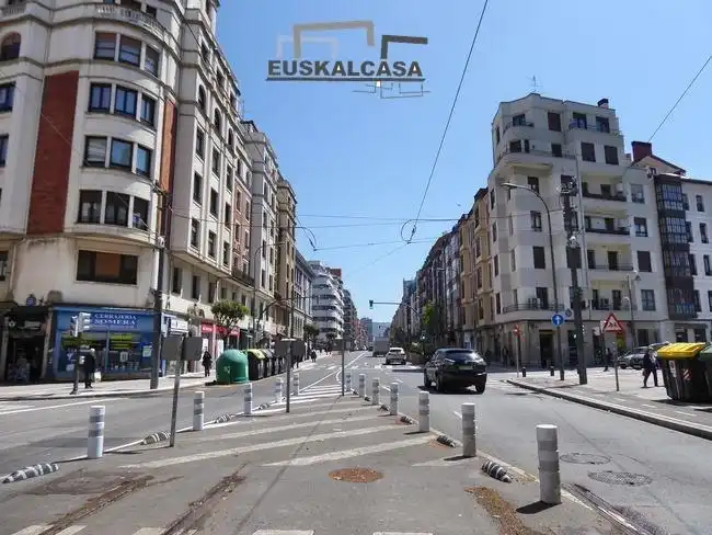 Vista exterior de Pis en venda en Errekalde