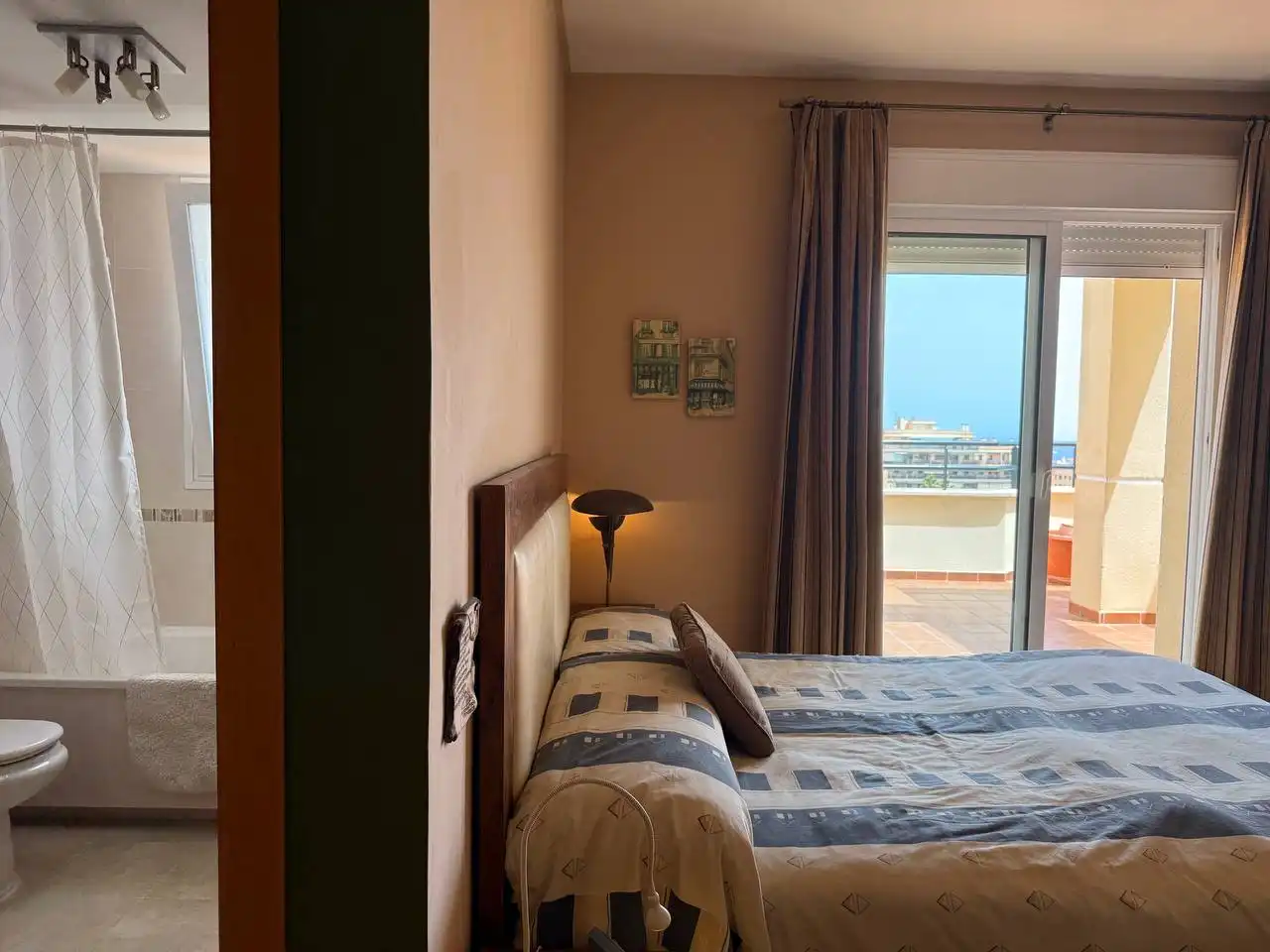 Habitación de Dúplex en venta en Torremolinos con Aire acondicionado, Calefacción y Terraza