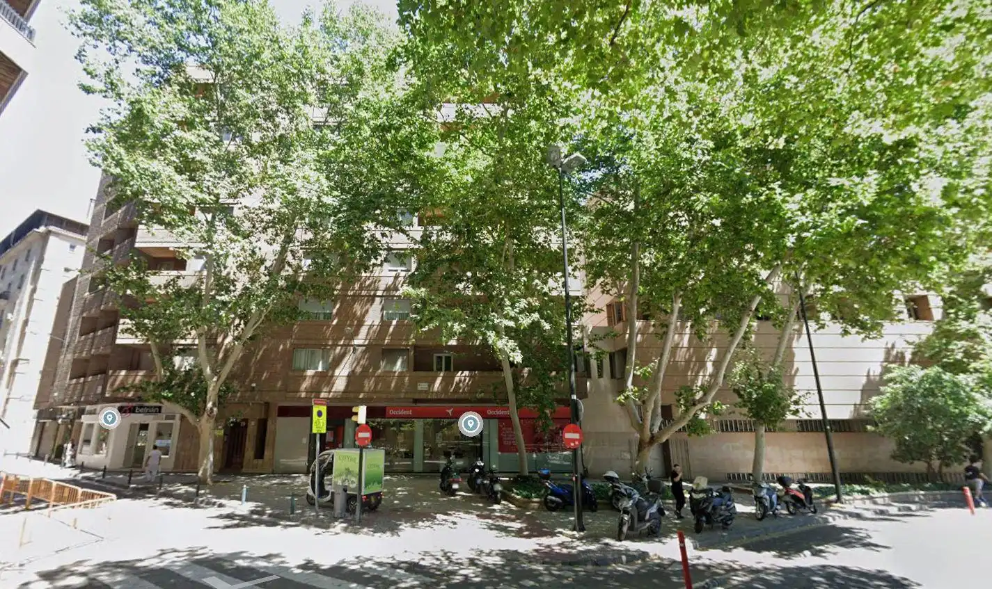 Exterior view of Garage for sale in Zaragoza