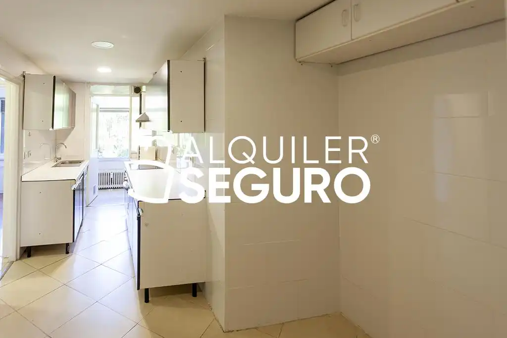 Flat with lift to rent in Menendez Pidal, imagen 18