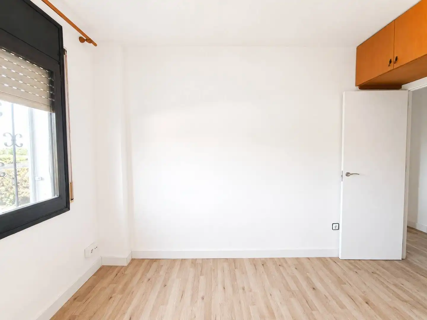 Dormitori de Casa o xalet en venda en Sant Pere Pescador amb Calefacció, Parquet i Terrassa