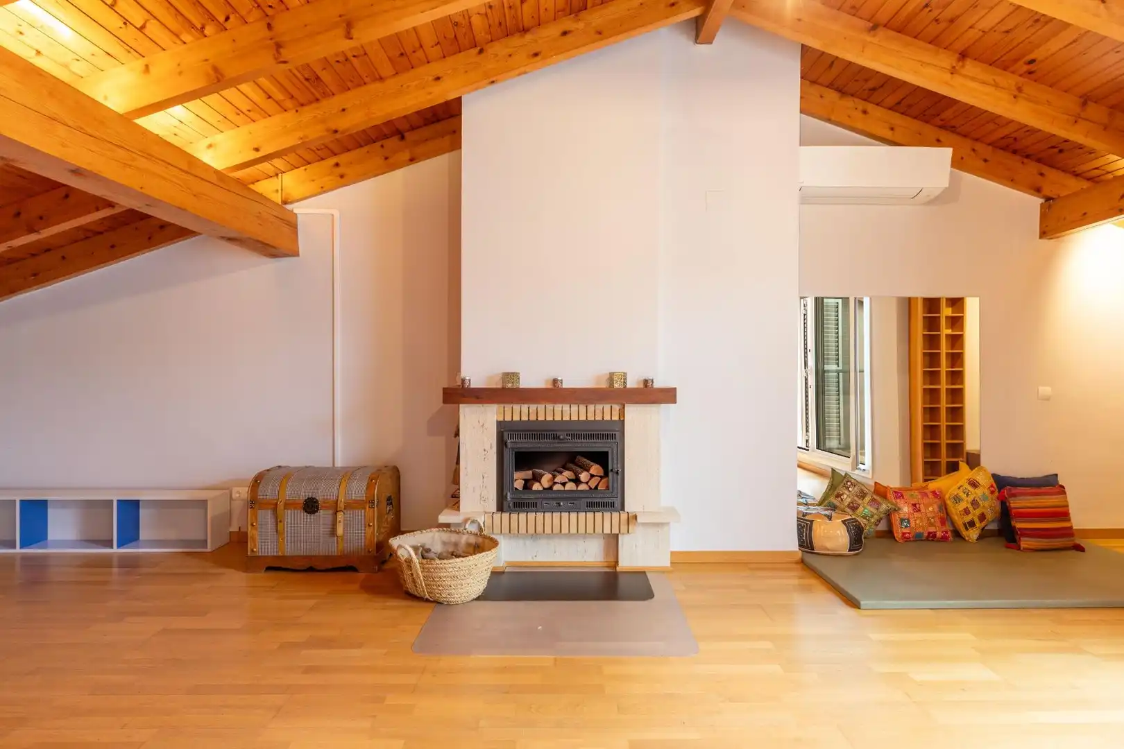 Wohnzimmer von Haus oder Chalet zum Verkauf in Viladecavalls mit Klimaanlage, Heizung und Privatgarten