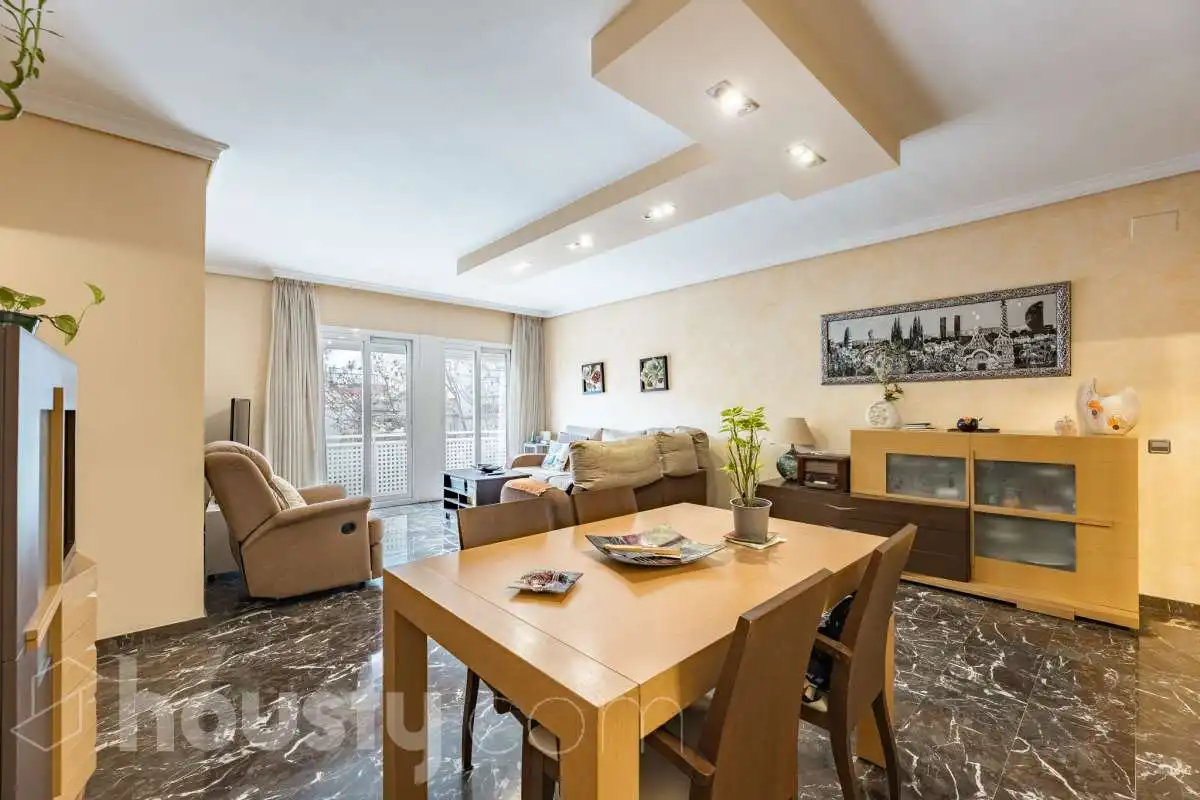 Wohnzimmer von Wohnung zum Verkauf in Pallejà mit Klimaanlage, Heizung und Balkon