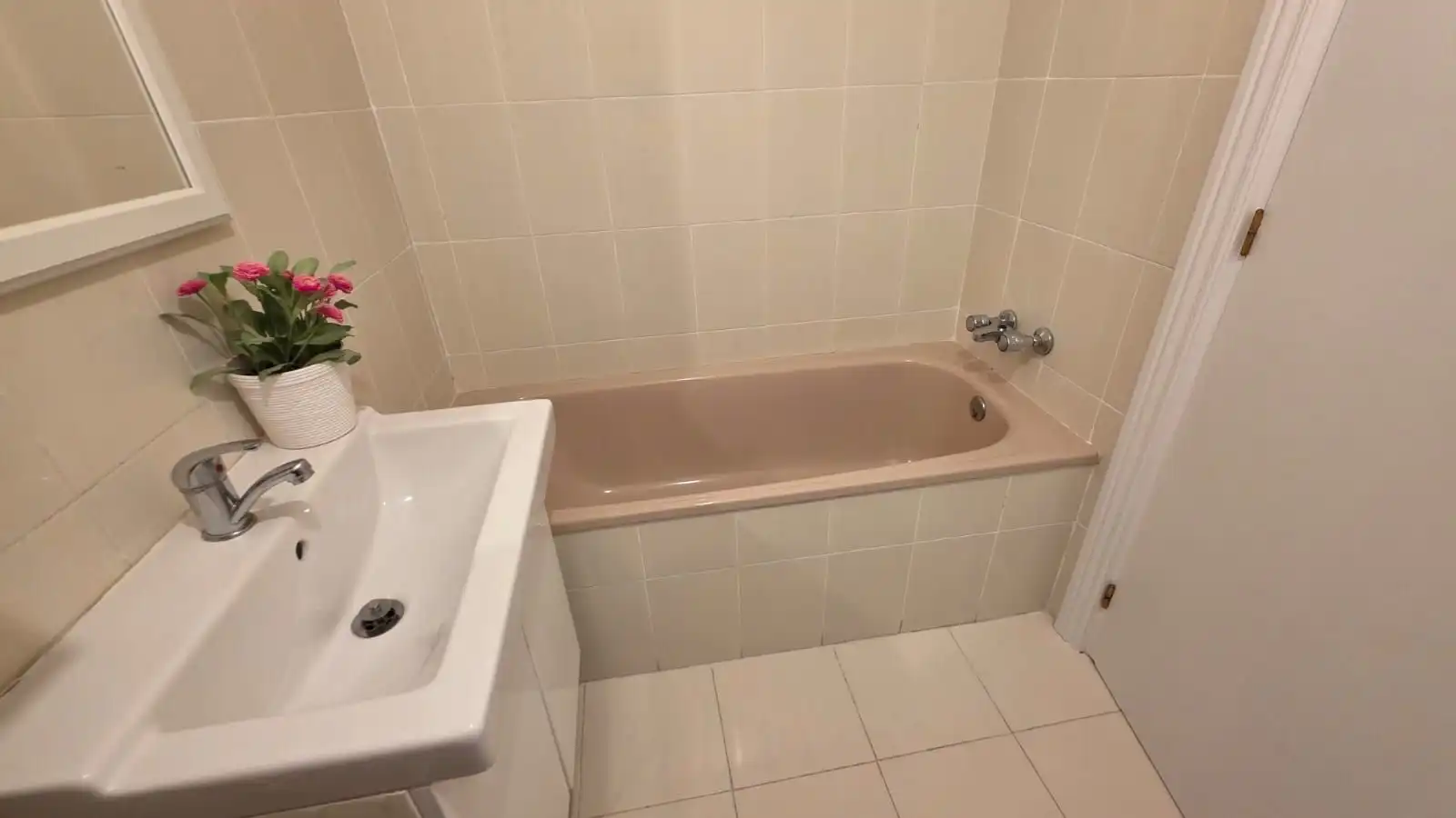 Bany de Pis en venda en Castro-Urdiales amb Calefacció i Terrassa