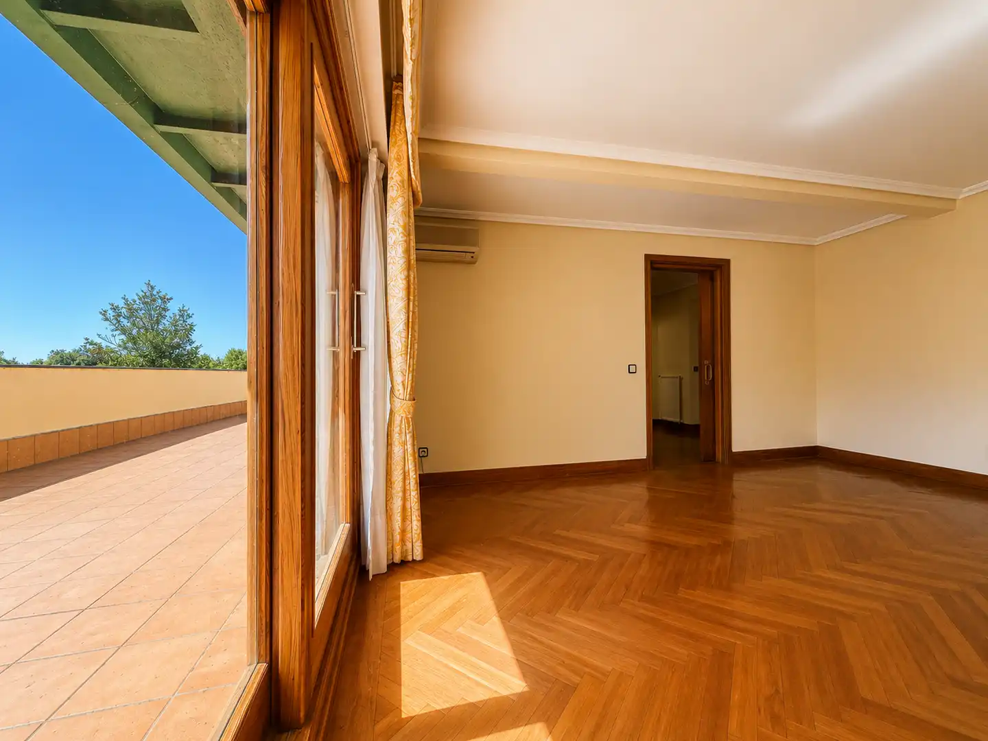 Villa mit Pool zum Verkauf in Urbanización Este - Montepríncipe, imagen 29