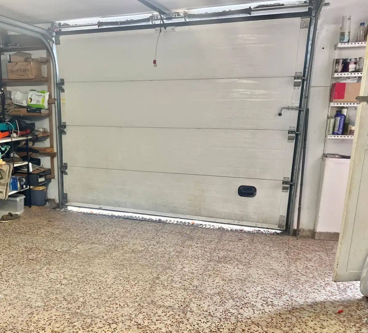 Parking de Casa adosada en venta en Madrid con Aire acondicionado, Calefacción y Jardín privado