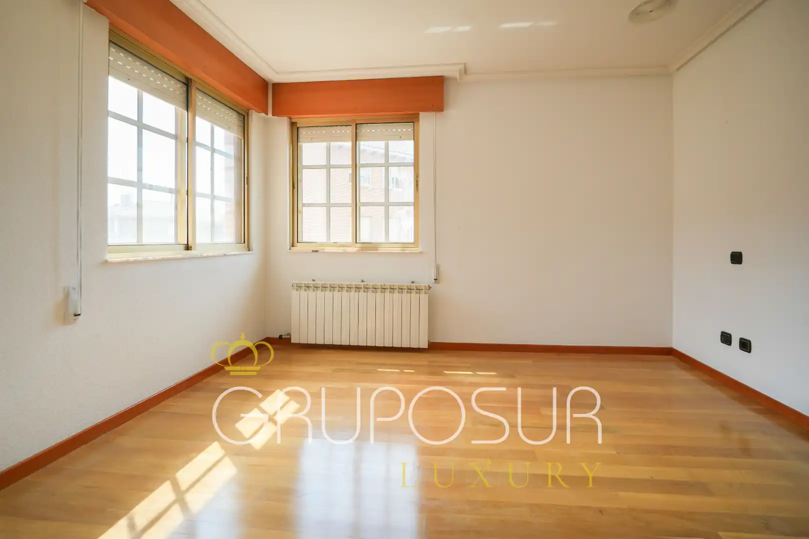 Casa aparellada amb jardí en venda a Calle Castilla y León 22, imagen 60