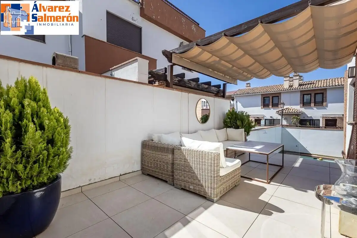 Terrasse von Haus oder Chalet zum Verkauf in Huétor Vega mit Klimaanlage, Heizung und Terrasse