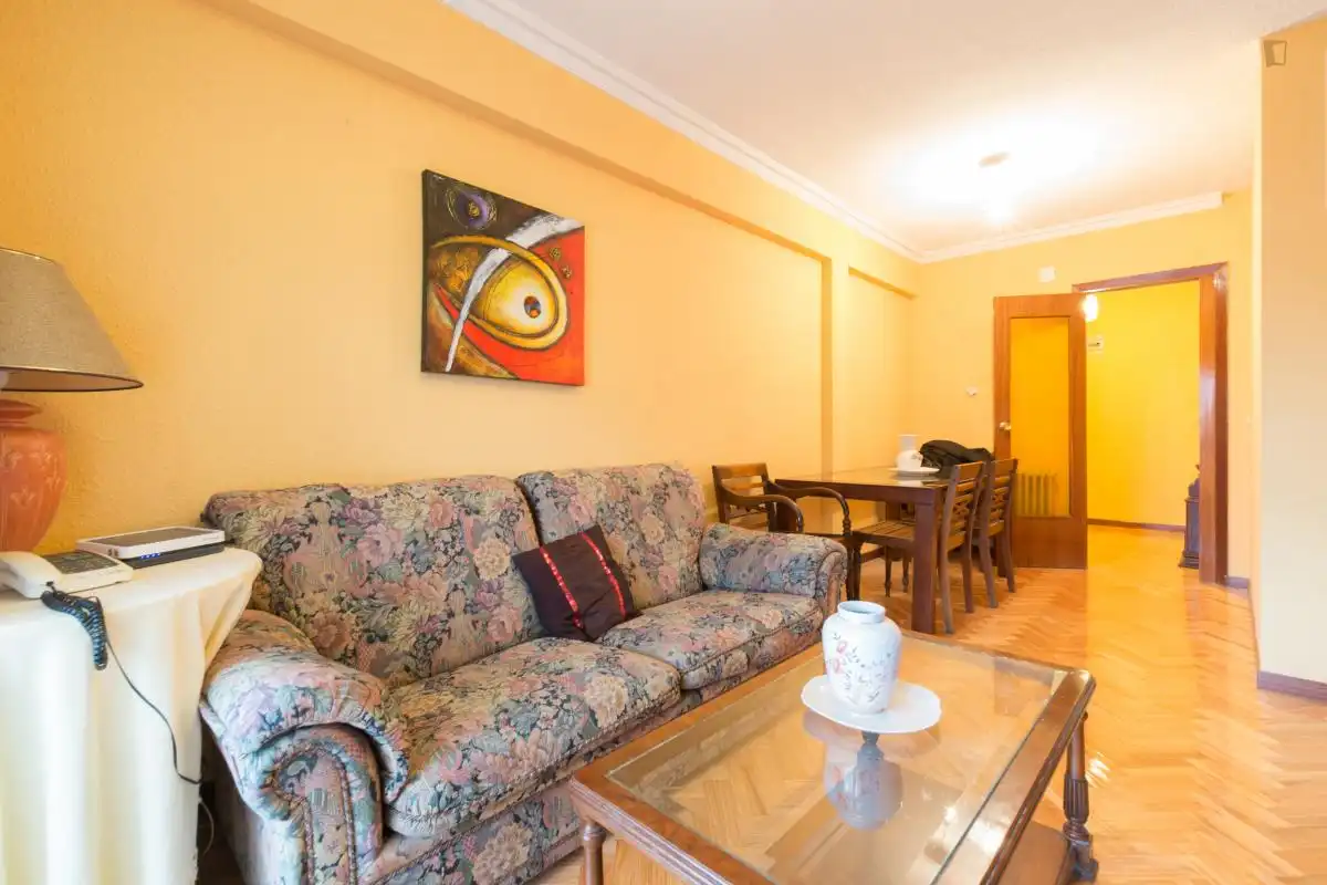 Room in Caballería Española