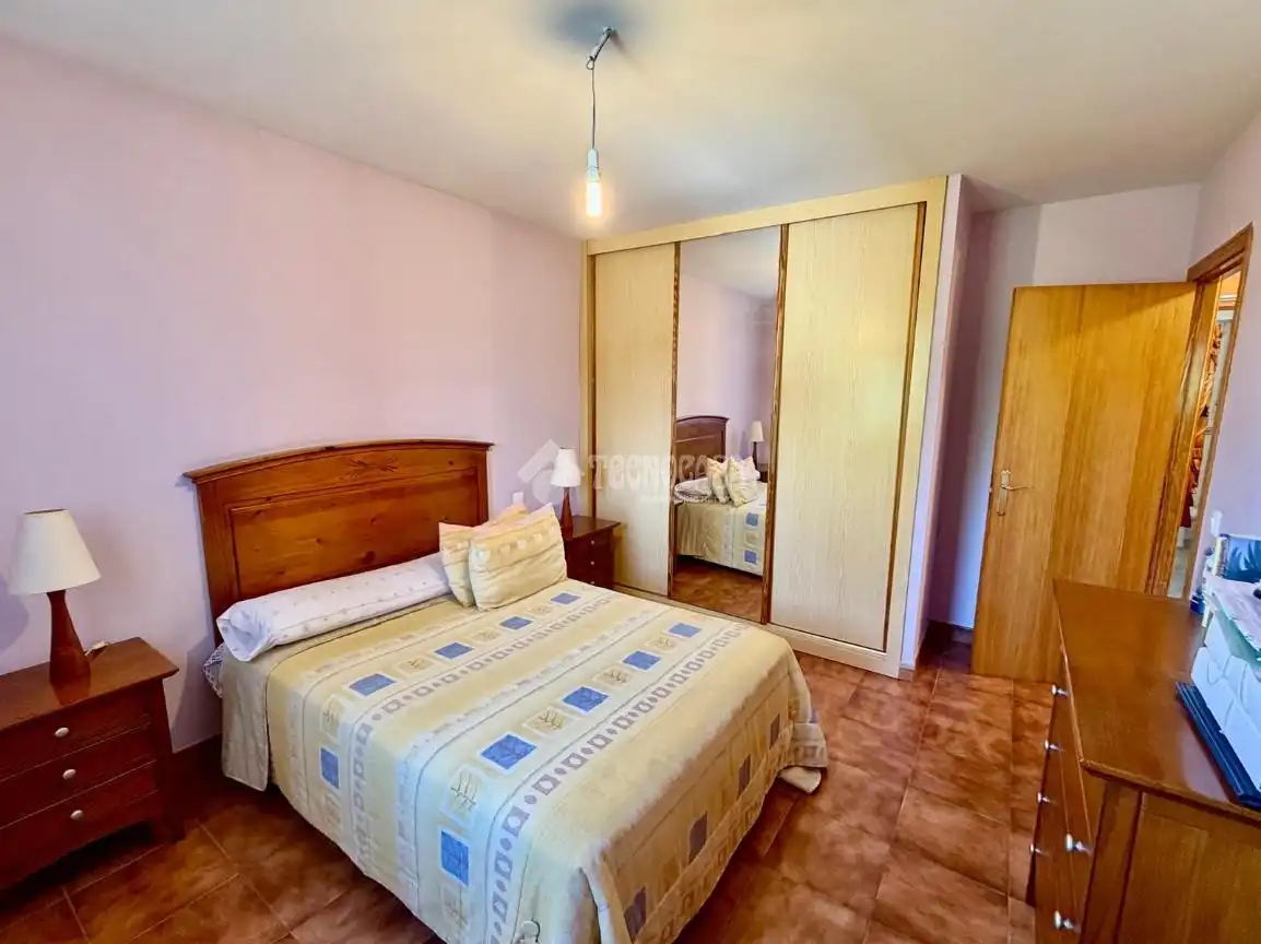 Habitación de Casa adosada en venta en Fuensaldaña con Aire acondicionado y Alarma