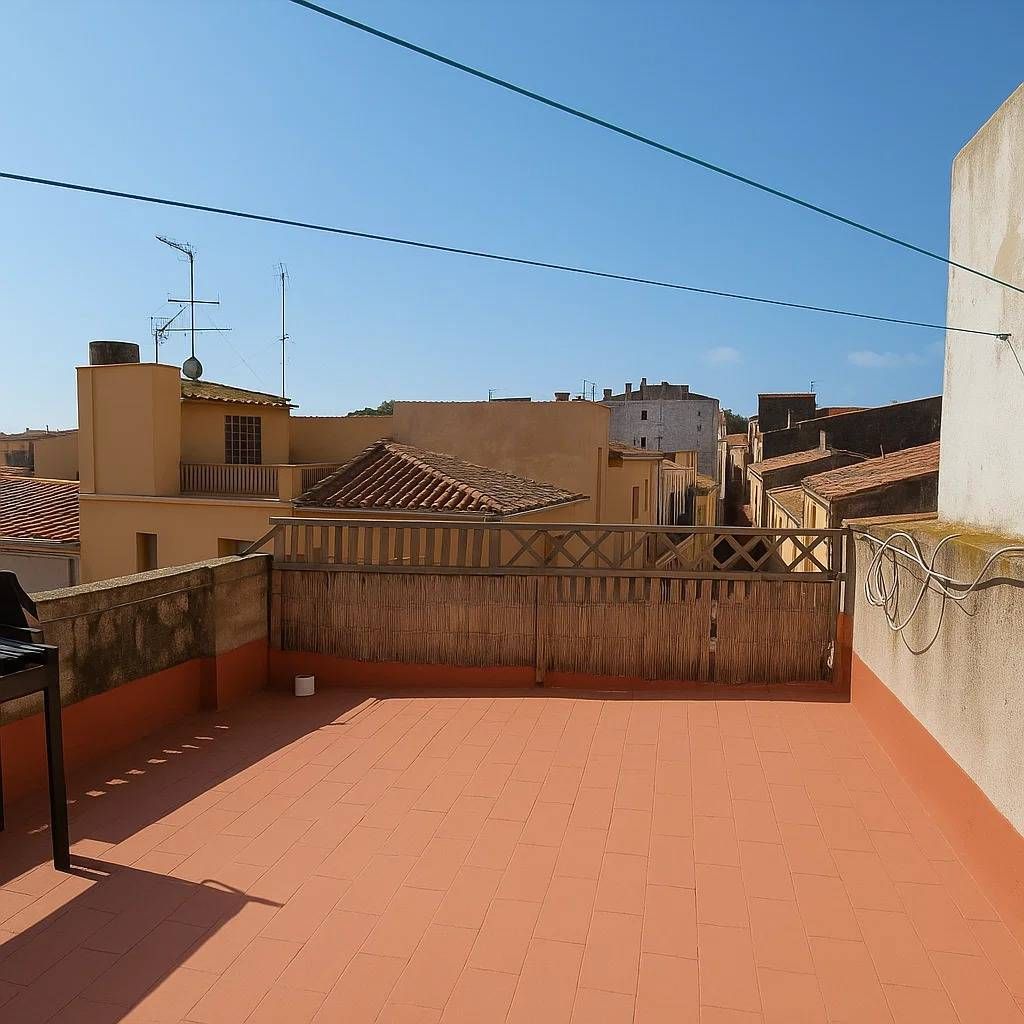 Außenansicht von Country house zum verkauf in Sant Pere Pescador mit Terrasse, Abstellraum und Balkon
