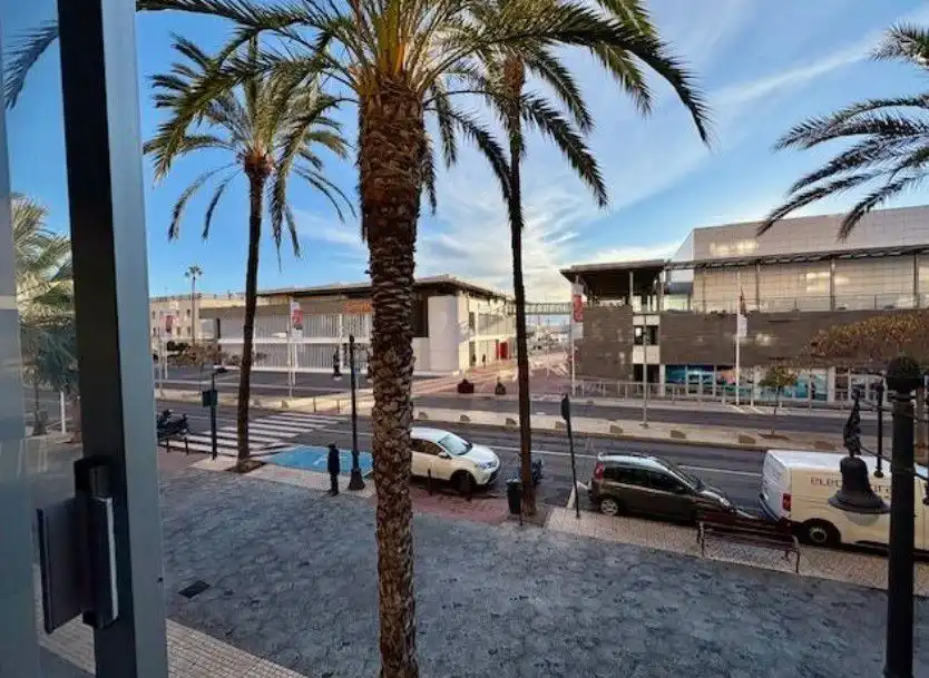 Vista exterior de Piso en venta en Castellón de la Plana / Castelló de la Plana con Terraza