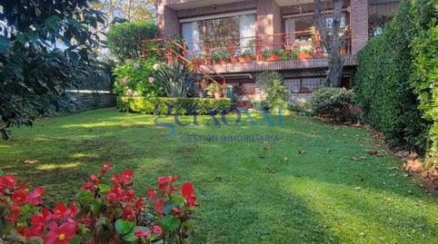 Foto 2 de Casa adosada en venda a Independentzia Kalea, Artatza - Pinueta - Pinosolo, Bizkaia