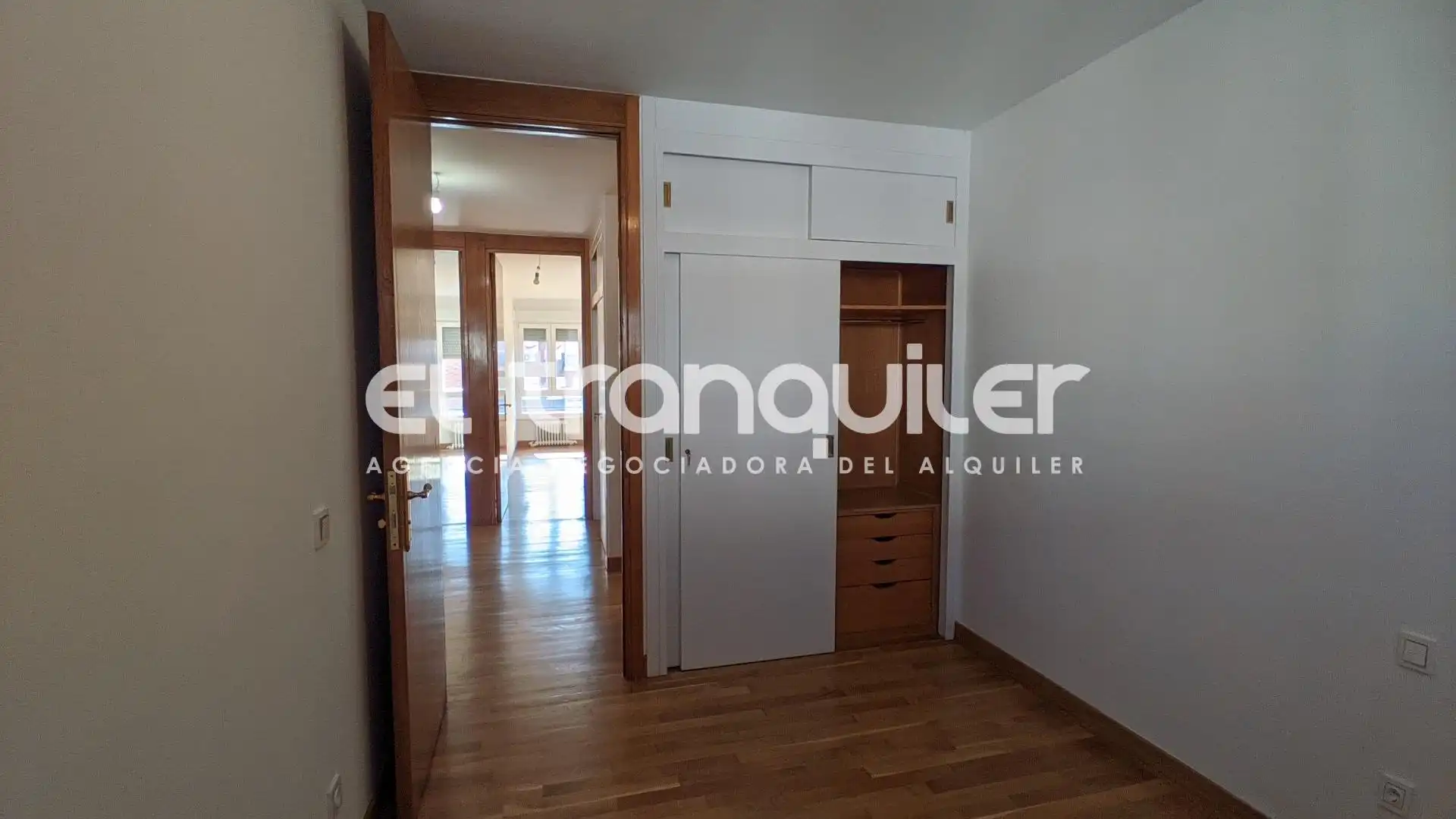 Schlafzimmer von Wohnung zum Verkauf in Madrid mit Klimaanlage, Parkett und Terrasse
