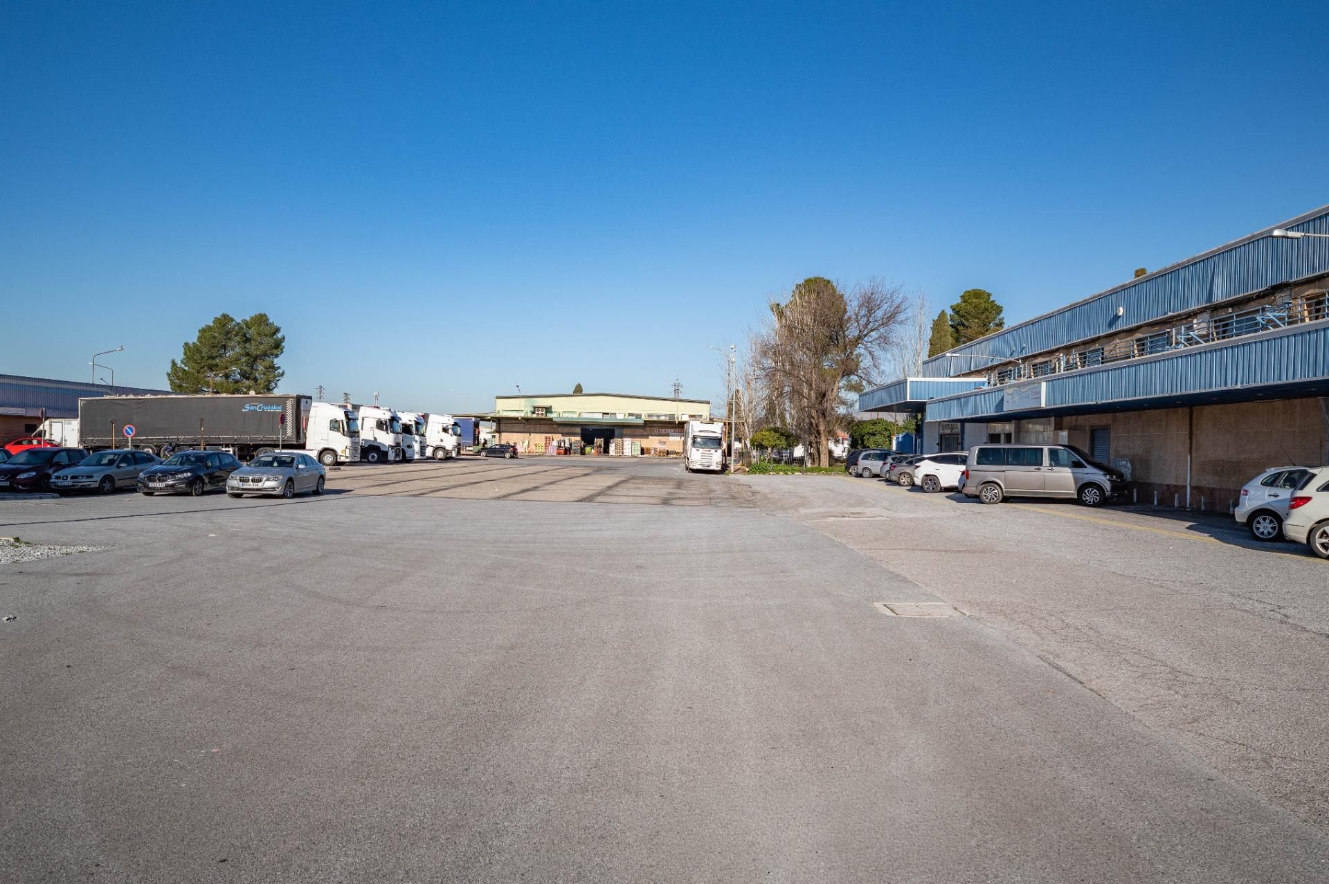 Exterior view of Industrial buildings for sale in  Granada Capital