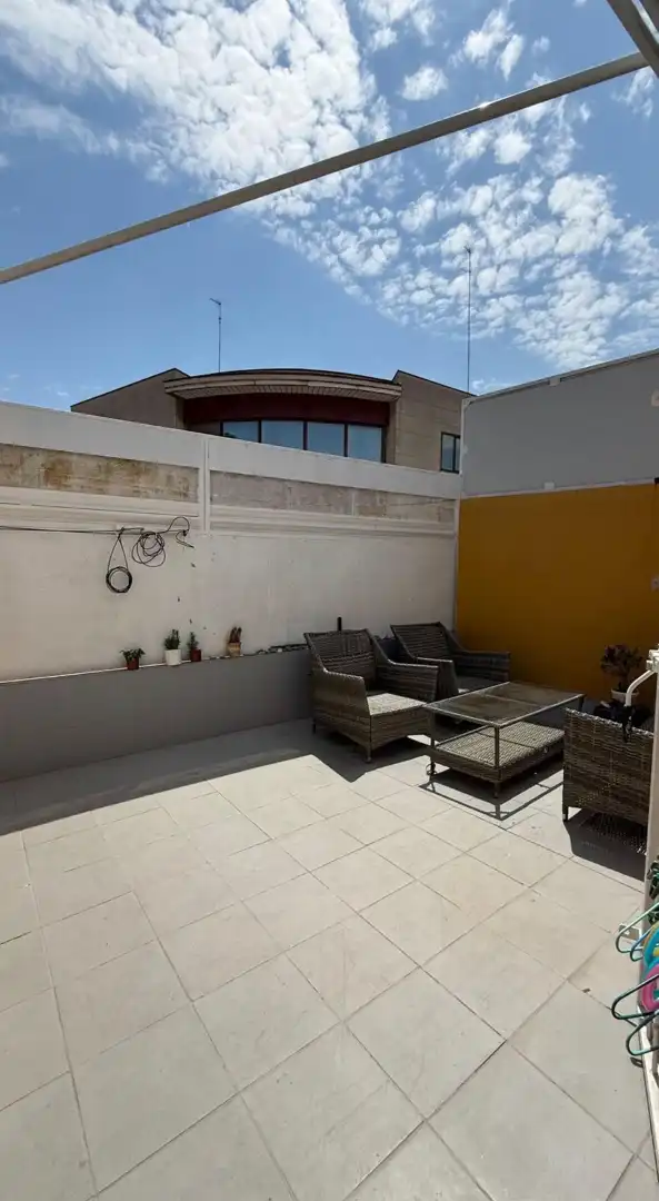 Terrassa de Casa adosada en venda en Cornellà de Llobregat amb Aire condicionat, Calefacció i Terrassa