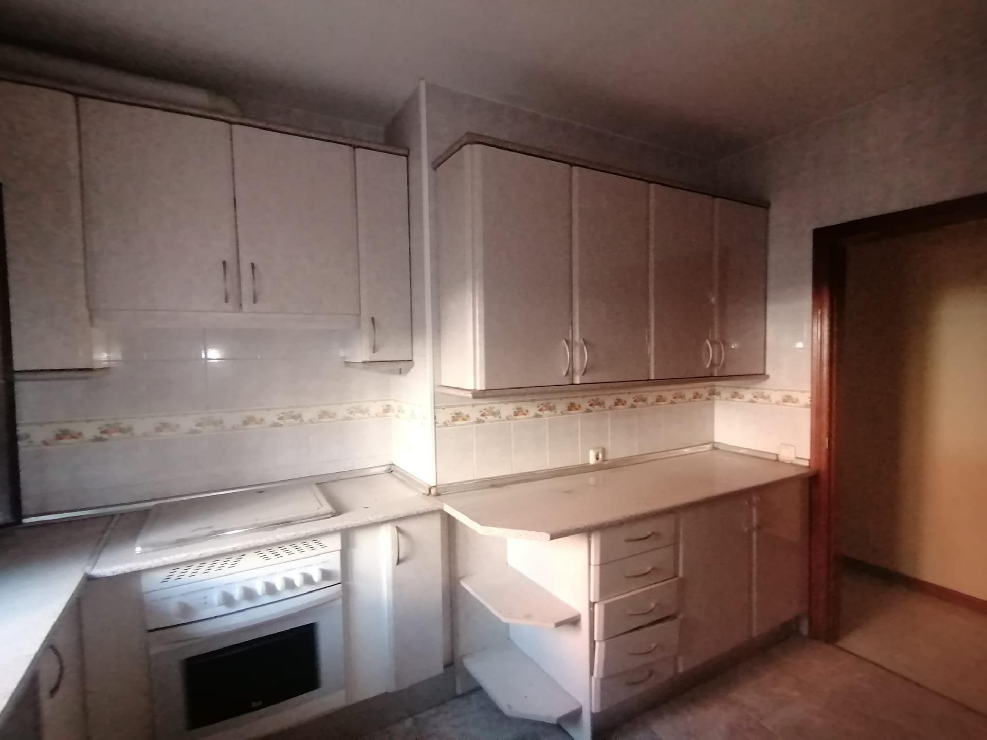Cuina de Planta baixa en venda en Ocaña amb Calefacció