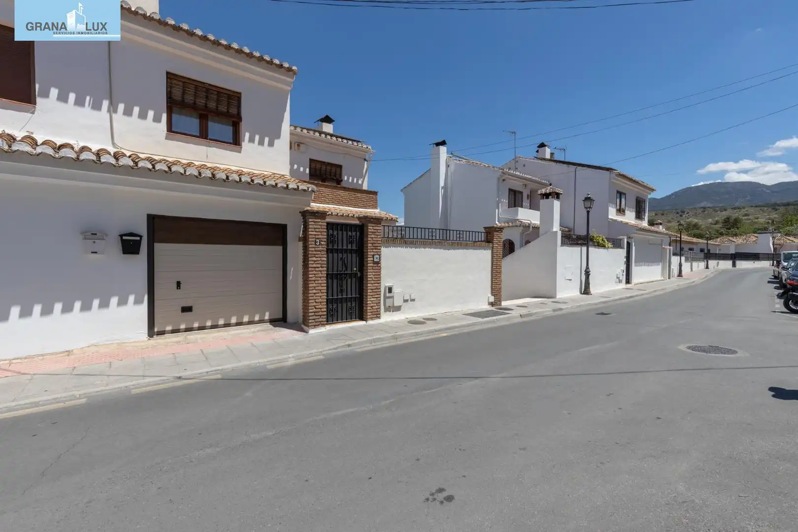 Außenansicht von Haus oder Chalet zum Verkauf in La Zubia mit Klimaanlage, Heizung und Gemeinschaftspool