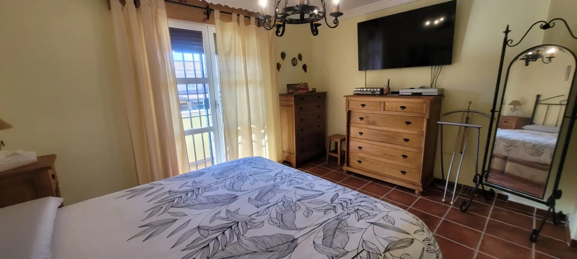 Dormitori de Casa adosada en venda en Los Barrios amb Aire condicionat, Jardí privat i Terrassa
