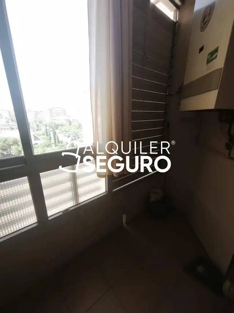 Schlafzimmer von Wohnung zur Miete in Zaragoza mit Heizung, Terrasse und Abstellraum