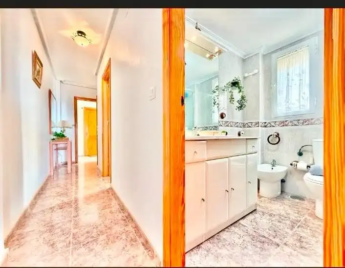 Bany de Apartament de lloguer en San Pedro del Pinatar amb Aire condicionat, Moblat i Rentadora