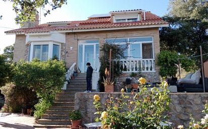 Vista exterior de Casa o xalet en venda en Valdemorillo amb Aire condicionat i Terrassa