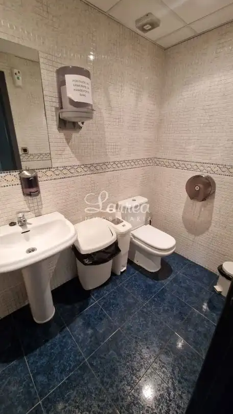Badezimmer von Fabrikhallen zur Miete in Amorebieta-Etxano