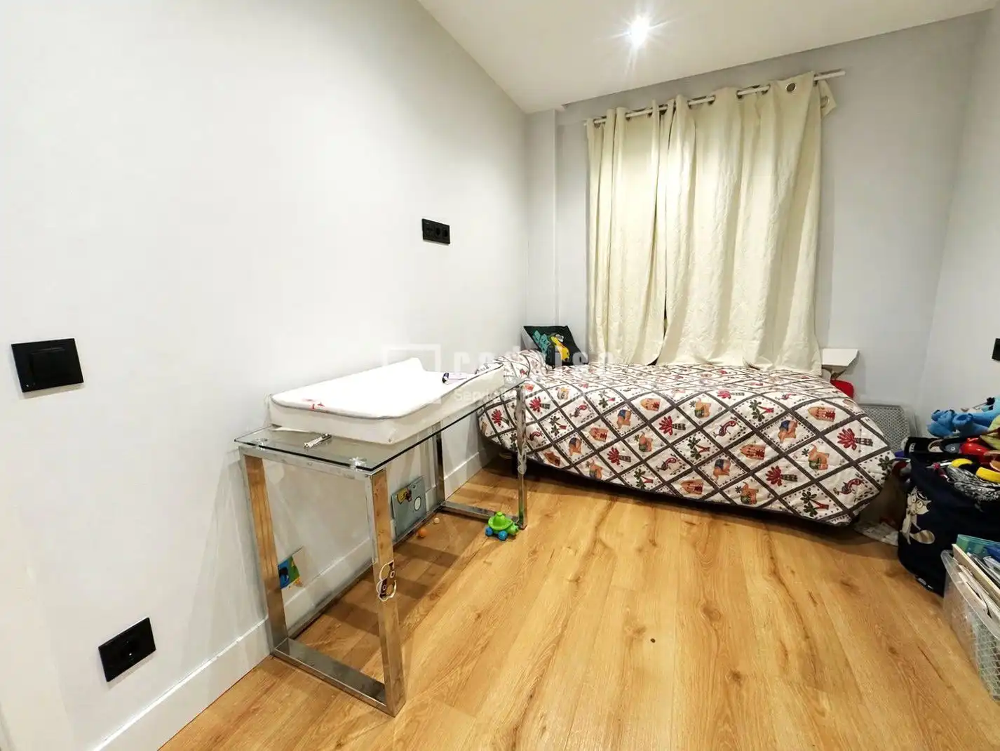 Bedroom of Flat for sale in Madrid  with Air Conditioner and Heating
