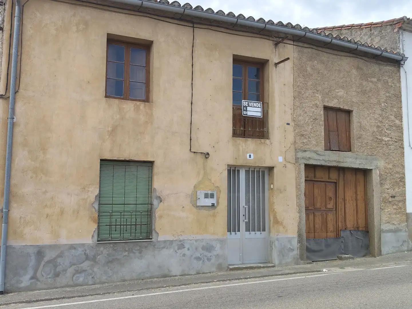 Exterior view of Country homes for sale in Lumbrales