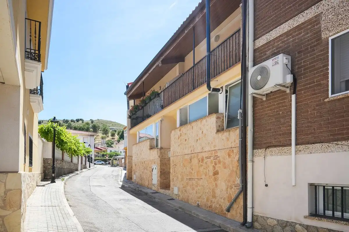Vista exterior de Casa adosada en venta en Villalbilla con Aire acondicionado, Calefacción y Terraza
