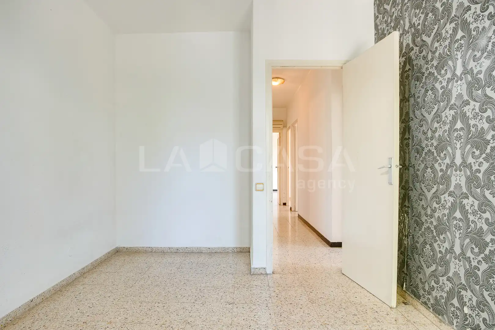 Wohnung zum Verkauf in Barcelona mit Balkon