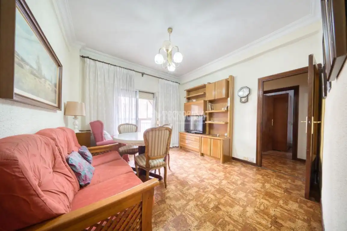 Sala d'estar de Pis en venda en Valladolid amb Calefacció