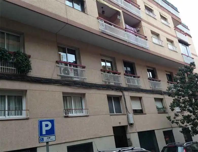 Piso en venta en C/ Santa Hilari Sacalm, imagen 2