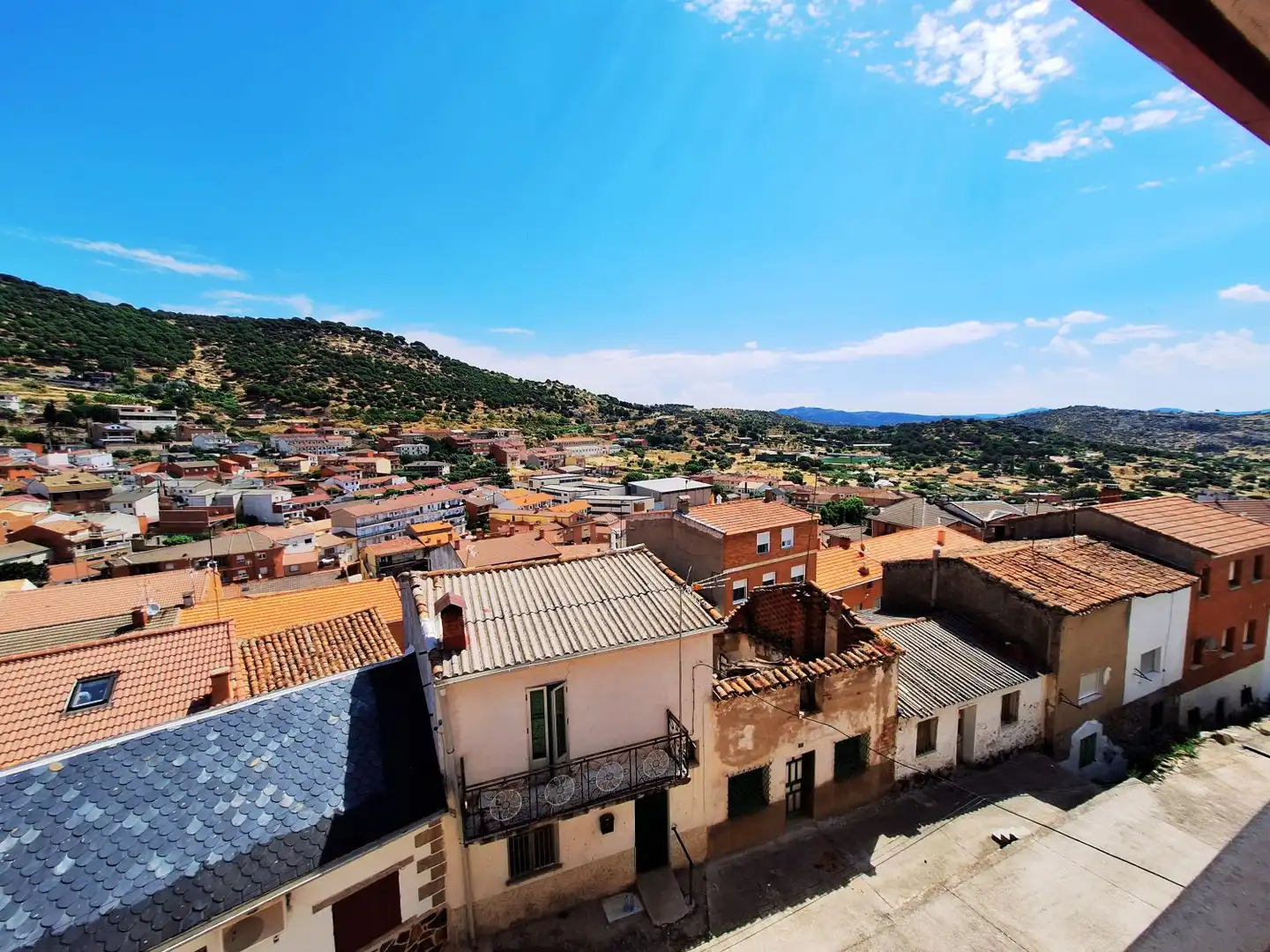 Vista exterior de Casa o chalet en venta en El Hoyo de Pinares  con Calefacción, Terraza y Trastero