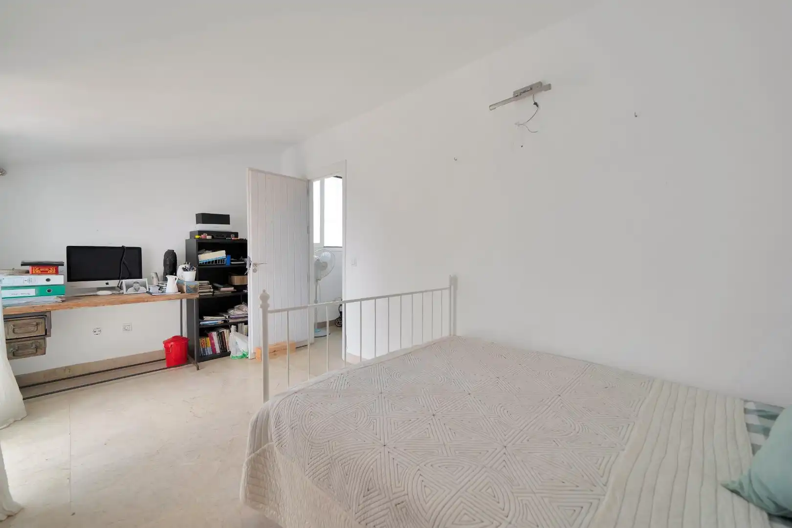 Habitación de Casa adosada en venta en Marbella con Aire acondicionado, Terraza y Trastero