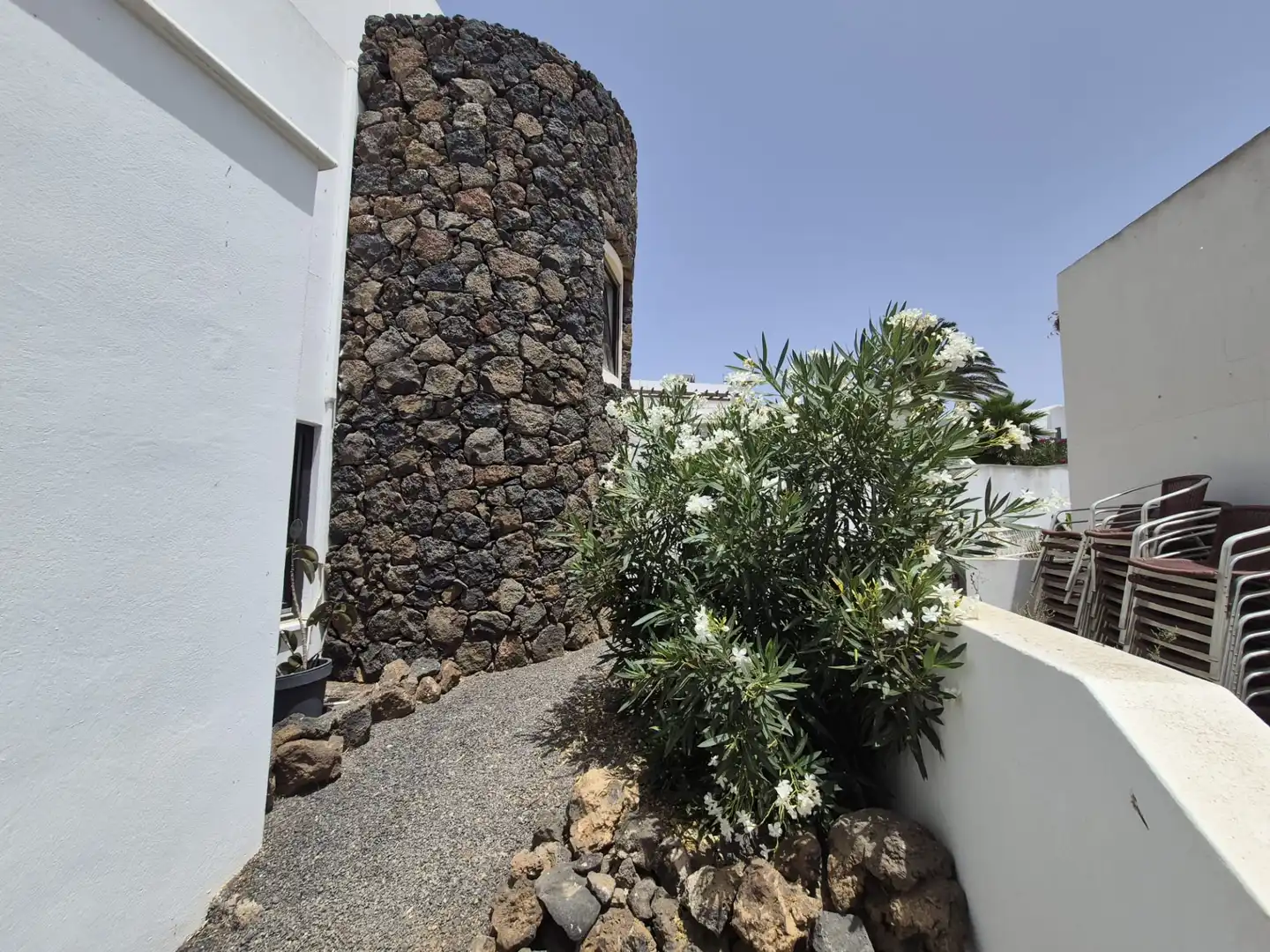 Vista exterior de Casa o xalet en venda en San Bartolomé amb Aire condicionat, Jardí privat i Terrassa